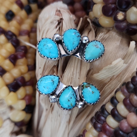 NWOT Native American Navajo Handmade Turquoise & Sterling Cluster Earrings 🩵🩶 - Picture 8 of 9